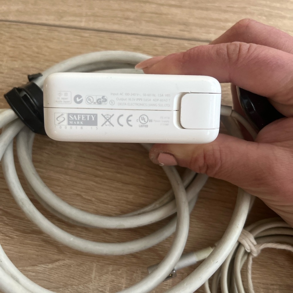 Apple Mac book / pro Power Adapter charger Cable - 60 W - Picture 7 of 7